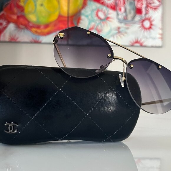 CHANEL CH052 Rimless Sunglasses | Gold | Pristine Condition - Picture 4 of 13